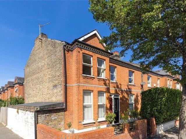 Flat for sale in London Borough of Croydon, Thornton Heath