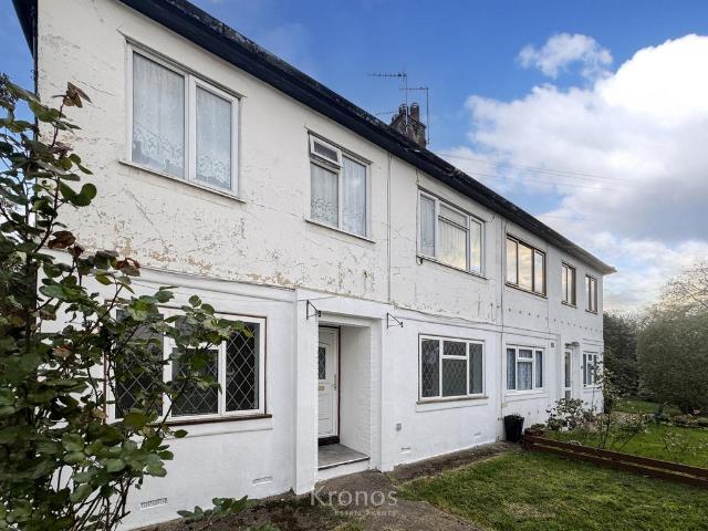 Flat for sale in London Borough of Ealing, Greenford