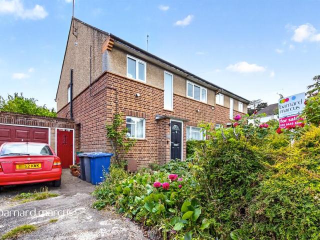 Flat for sale in High Barnet, Greater London