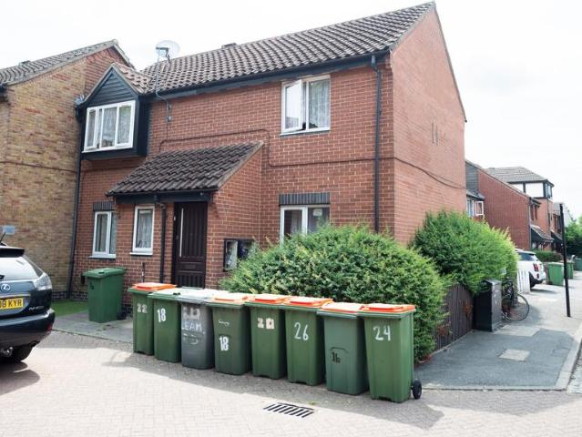 Flat for sale in London Borough of Newham, Greater London
