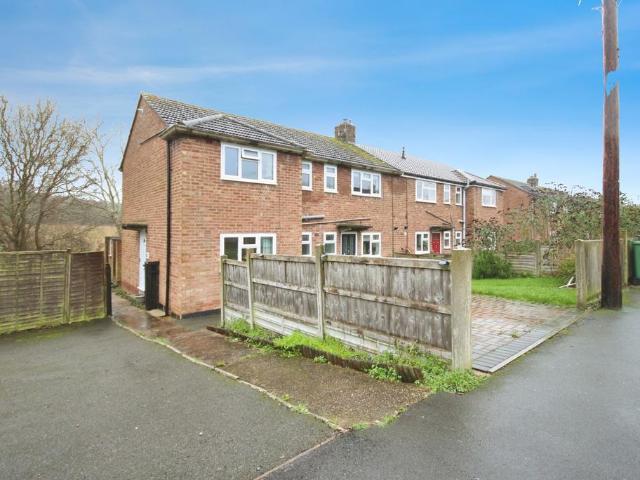Flat for sale in Green Close, Warwickshire