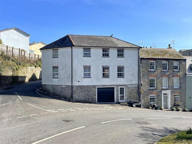Flat for sale in Fowey, Cornwall