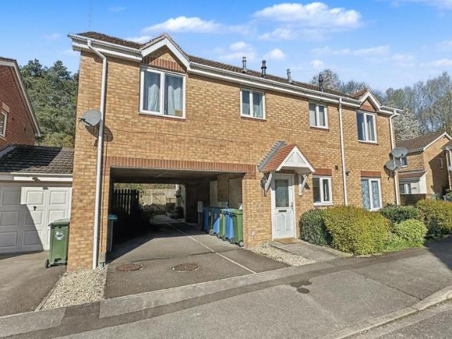 Flat for sale in Berry Hill, Potters Corner