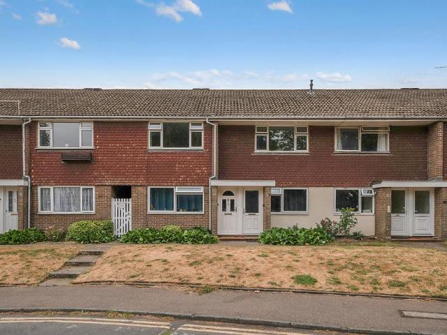 Flat for sale in Pachesham Park, Surrey