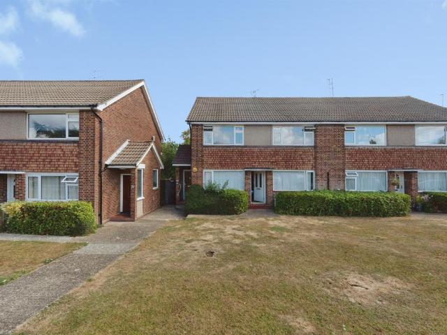 Flat for sale in Merry Hill, Hertsmere