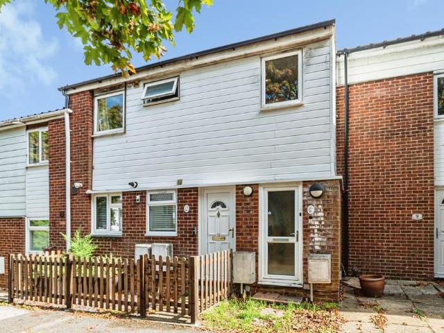 Flat for sale in Lychpit, Basingstoke and Deane