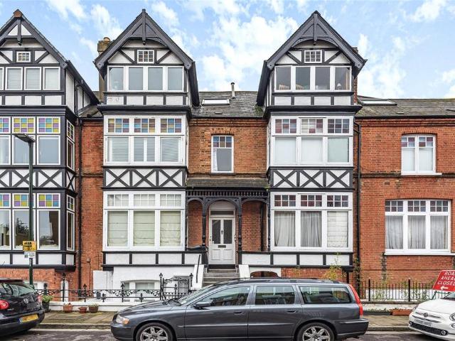 Flat for sale in St Margarets, Greater London