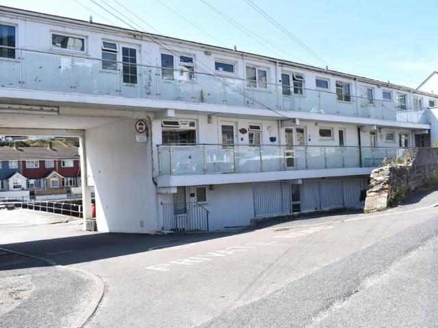 Flat for sale in Portreath, Cornwall