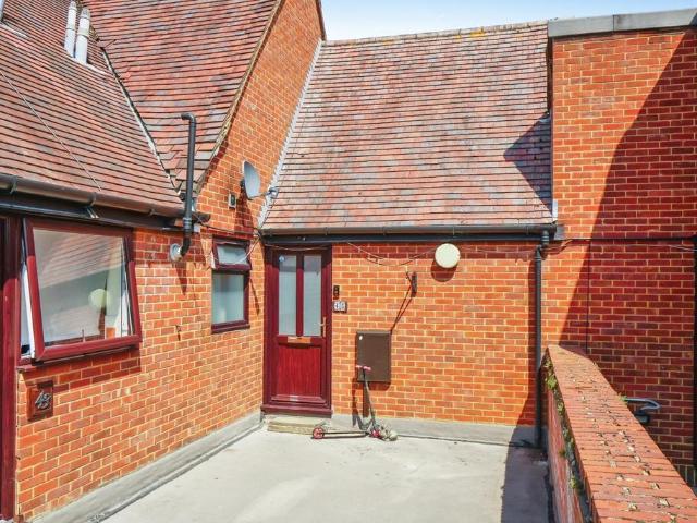 Flat for sale in Evershot, Oxfordshire
