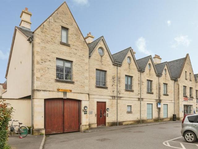 Flat for sale in Lower Weston, Bath