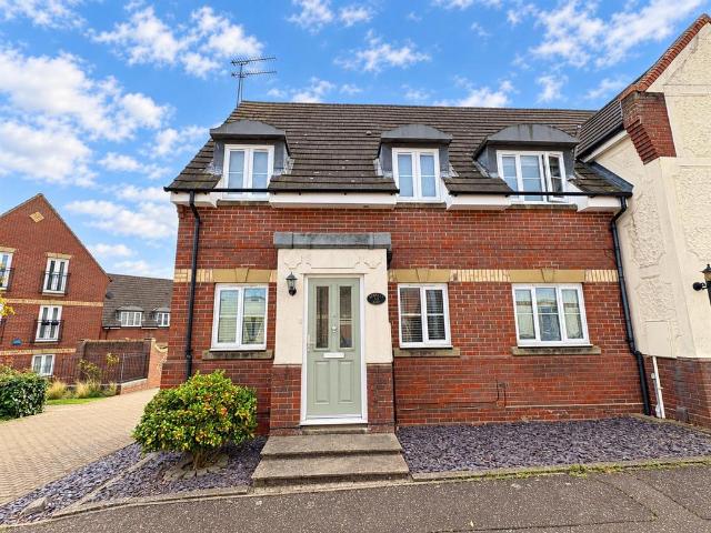 Flat for sale in Chelmer Village, Chelmsford