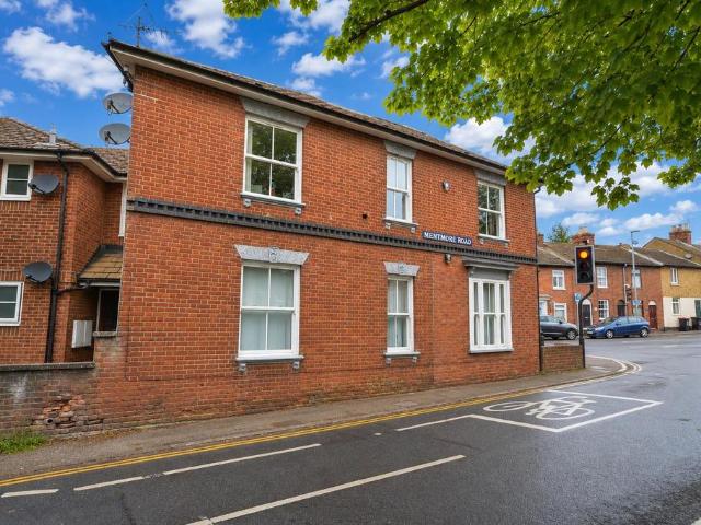 Flat for sale in Leighton-Linslade, Linslade