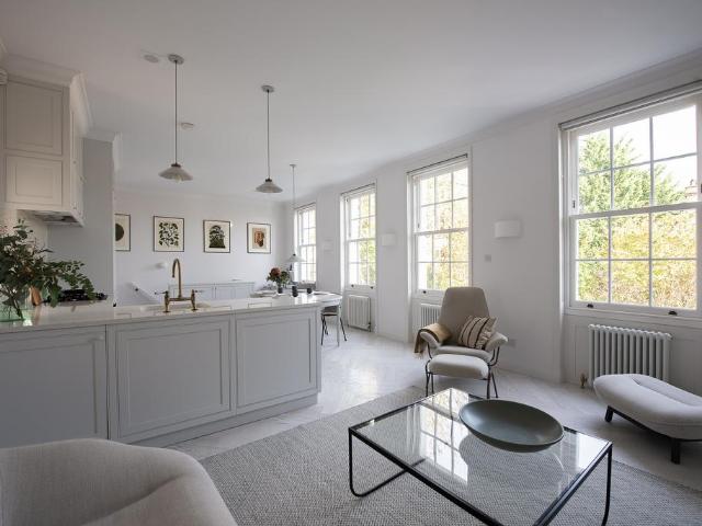 Flat for sale in West Hampstead, Greater London