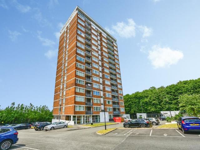 Flat for sale in Calderstones