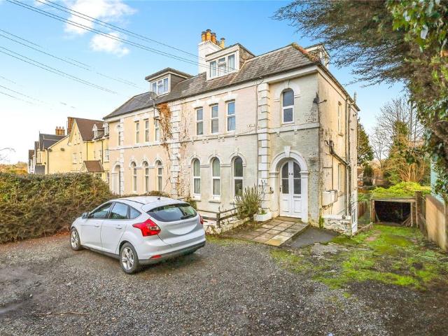 Flat for sale in Uckfield, Cross In Hand
