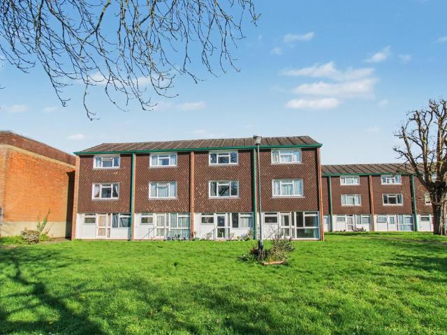 Flat for sale in Farnborough, Hampshire