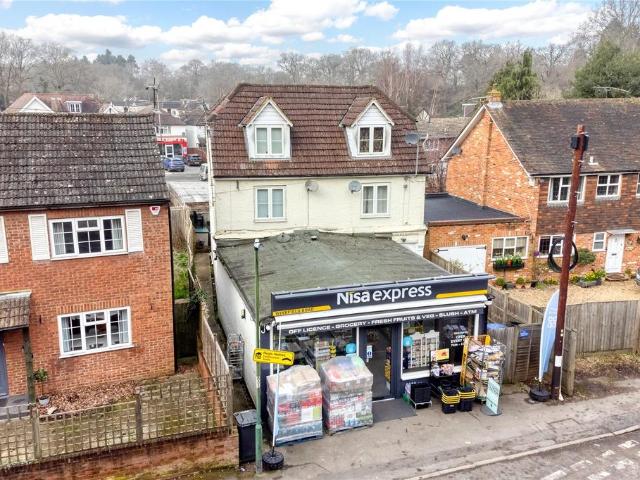 Flat for sale in Cranbourne, Winkfield