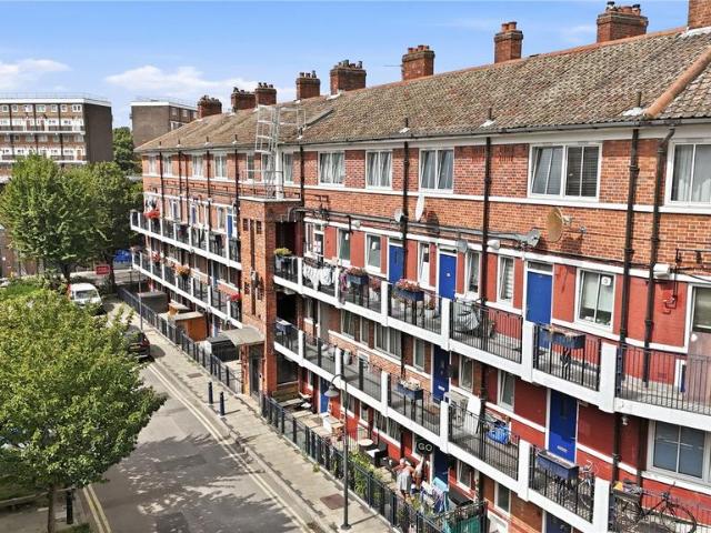 Flat for sale in Bermondsey, Greater London