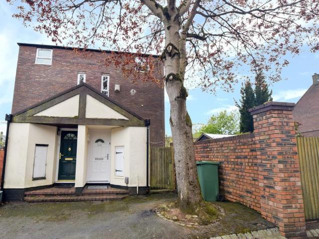 Flat for sale in Aqueduct, Telford