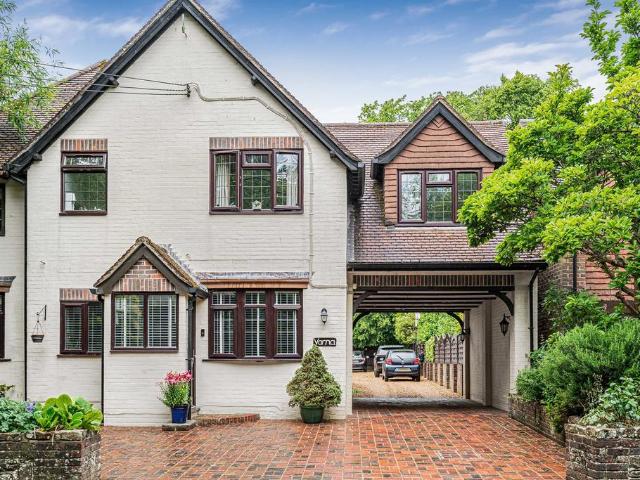 Flat for sale in Bolton Low Houses, Hampshire