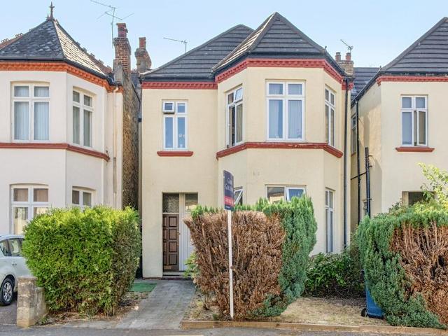 Flat for sale in Kenton, Greater London