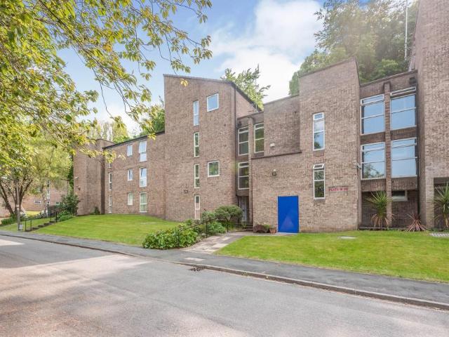 Flat for sale in Wrose, Bradford