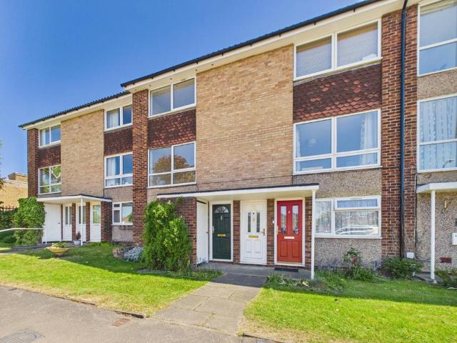 Flat for sale in Slough