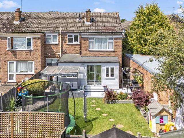 Flat for sale in Collier Row, Greater London