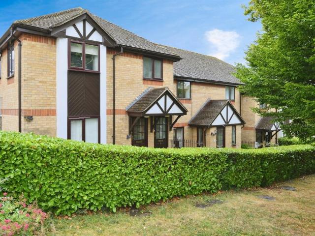Flat for sale in Kings Hill, Colliers End
