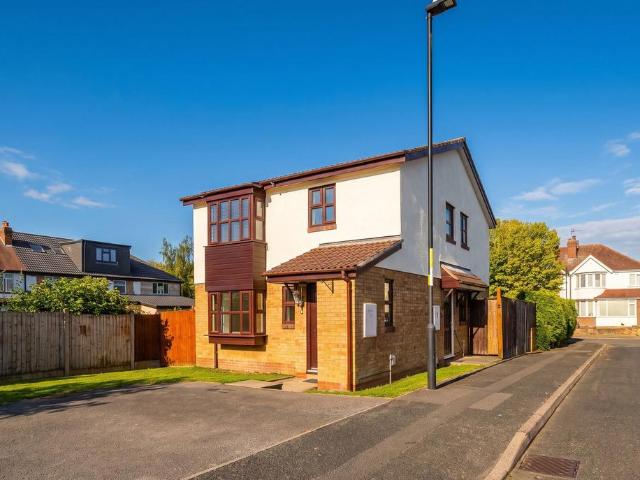 Flat for sale in Hall Green, West Midlands