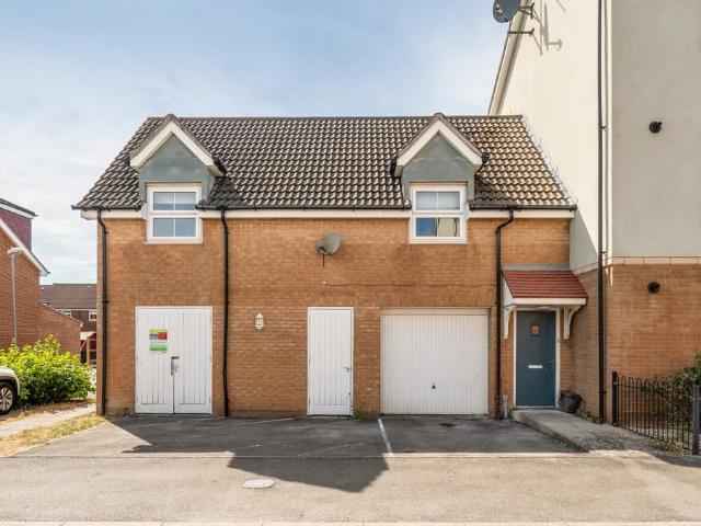 Flat for sale in Hedge End, Helford