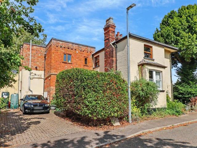 Flat for sale in Burgh St Peter, Norfolk