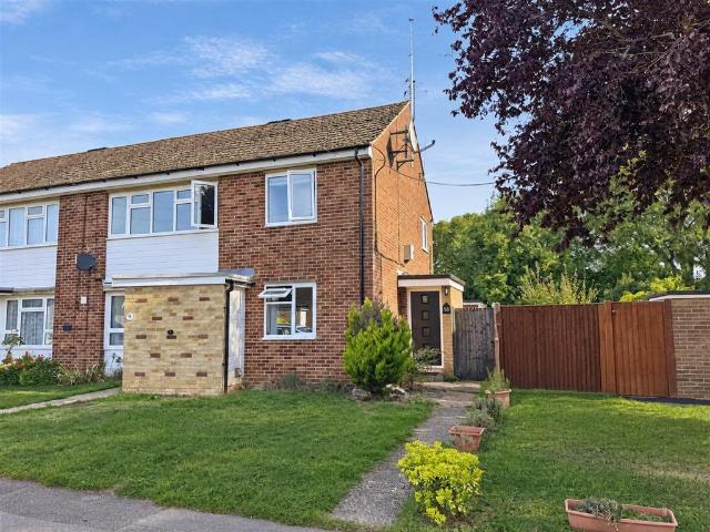 Flat for sale in Sonning Common, South Oxfordshire