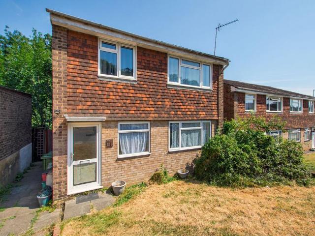 Flat for sale in Barnehurst, Greater London