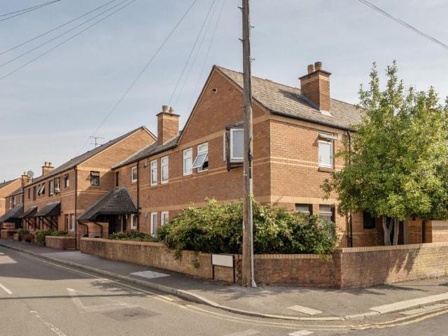 Flat for sale in Reading
