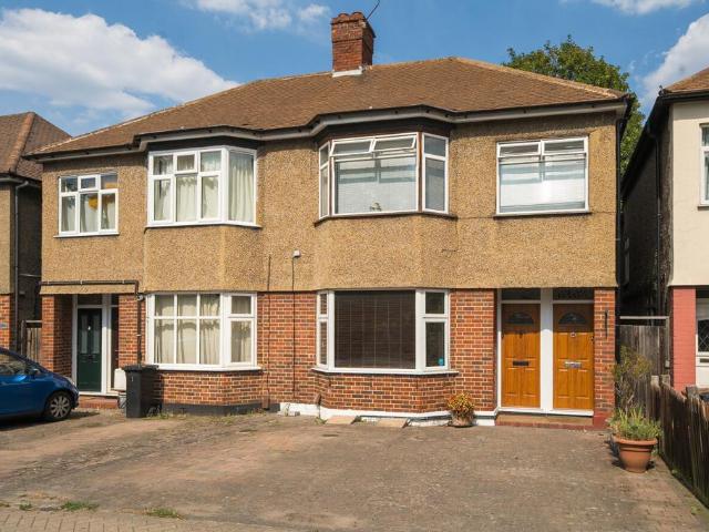 Flat for sale in London Borough of Lewisham, Forest Hill