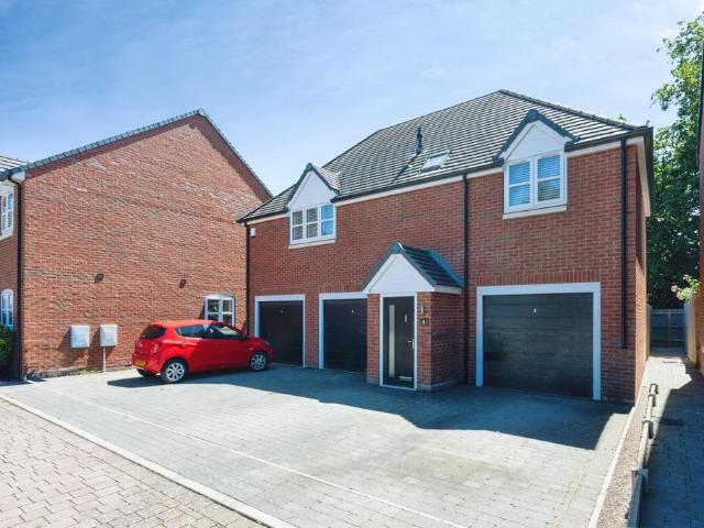 Flat for sale in Stratford-upon-Avon, Alderminster