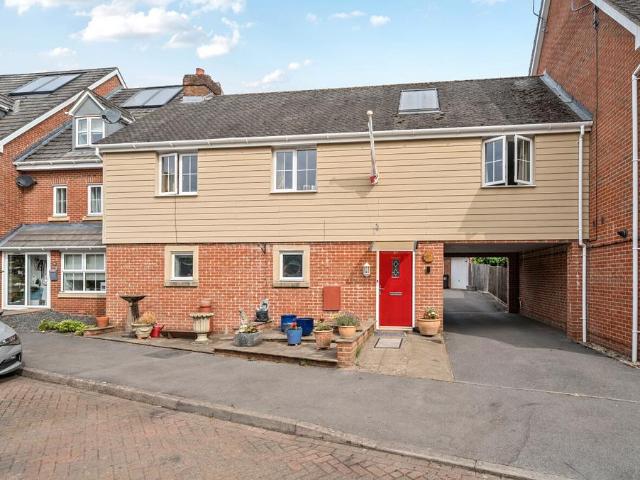 Flat for sale in Bolton Low Houses, Hampshire