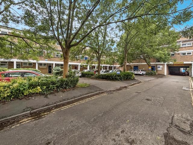 Flat for sale in Arbury, Cambridgeshire