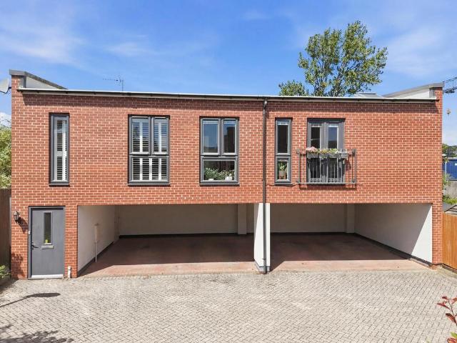 Flat for sale in Fretherne, Hertfordshire