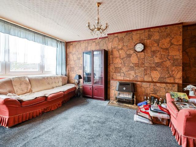 Flat for sale in Peckham, Greater London