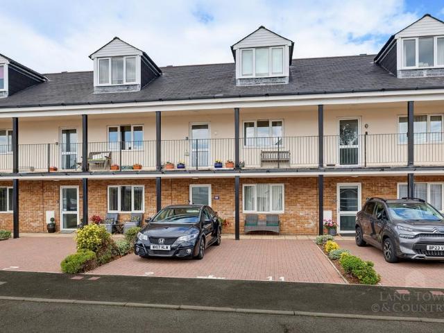 Flat for sale in Hartley, Mount Wise