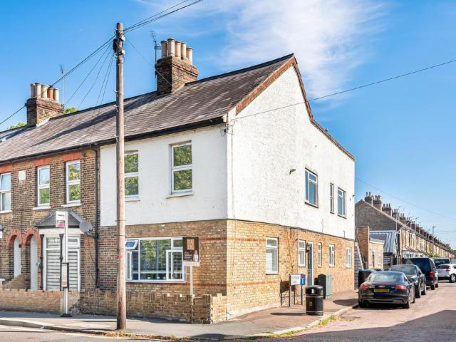 Flat for sale in Epping, Essex