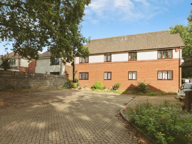 Flat for sale in Bitterne, City Of Southampton