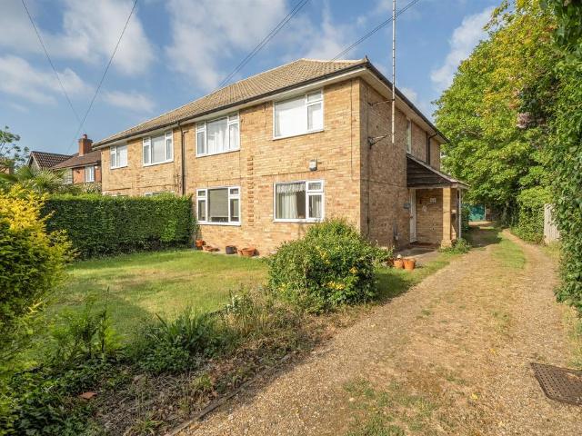 Flat for sale in Maidenhead