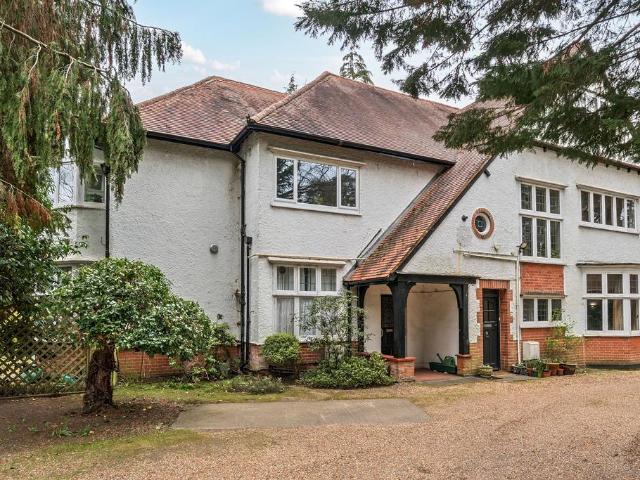 Flat for sale in Sheerwater, Woking
