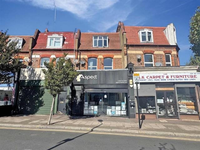 Flat for sale in Harlesden, Greater London