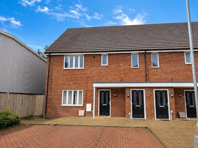 Flat for sale in Thatcham, West Berkshire