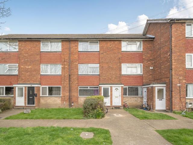 Flat for sale in Gould's Green, Greater London