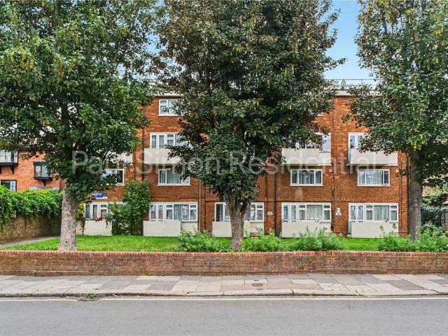 Flat for sale in Harringay, Greater London